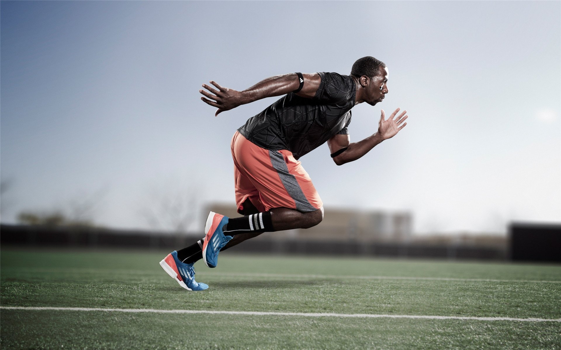 搏击水上极速漂流，水花四溅的惊险刺激，武术水上漂